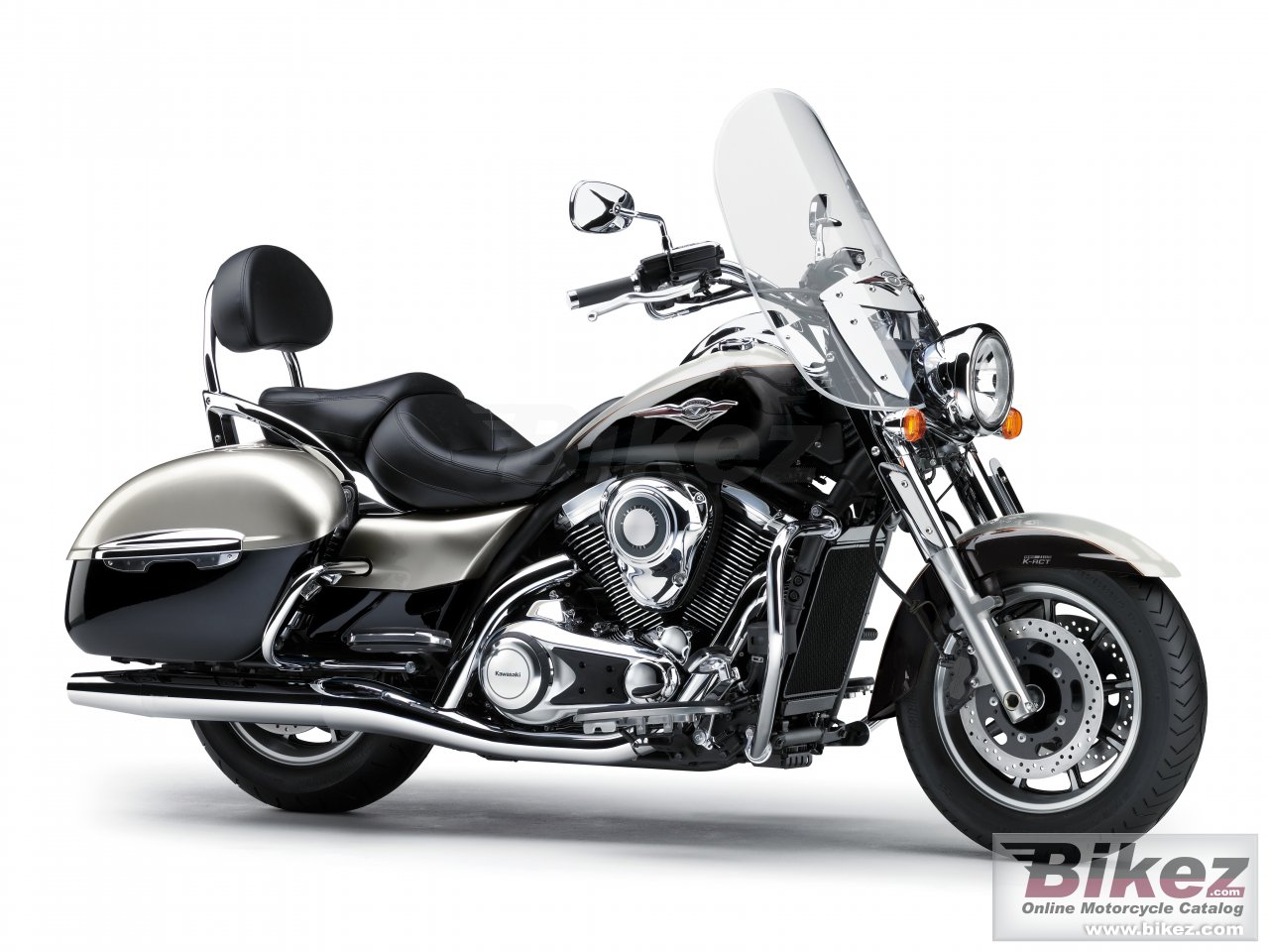 Big Kawasaki vn 1700 classic tourer picture and wallpaper from Bikez.com